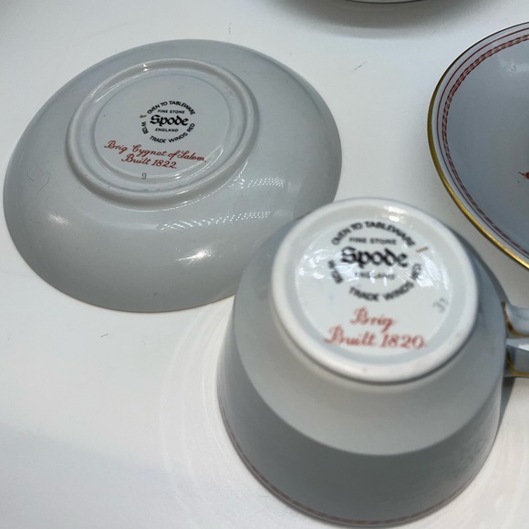 Set of 34 pieces Spode Tradewinds red
